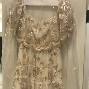 BEAUTIFUL BALTIC BORN FORMAL/WEDDING DRESS SIZE SMALL